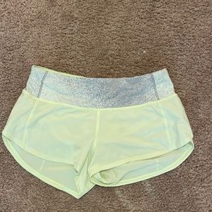 Lulu lemon speed up shorts